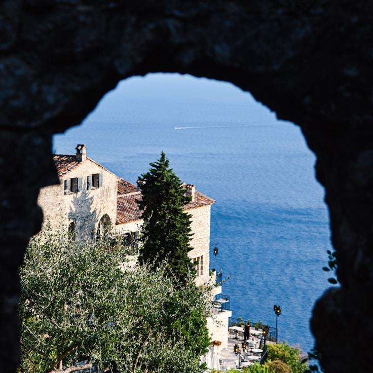 Family-friendly dining with comfortable seating